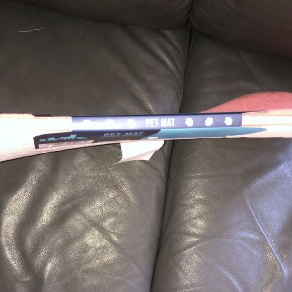 Woof Multi-purpose Comfort Pet Mat in Pink - Picture 3 of 9